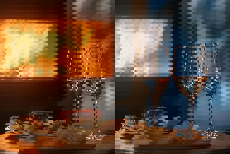 Un tesoro en cenizas: bomberos descubren casi un millón de euros tras incendio en residencia exclusiva